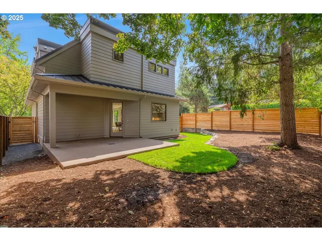 $1,665,000 | 990 Lund Street, Lake Oswego, OR 97034