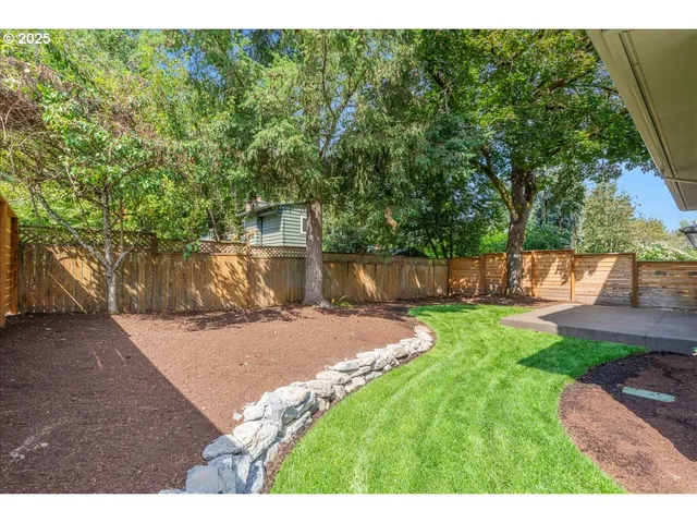 $1,665,000 | 990 Lund Street, Lake Oswego, OR 97034