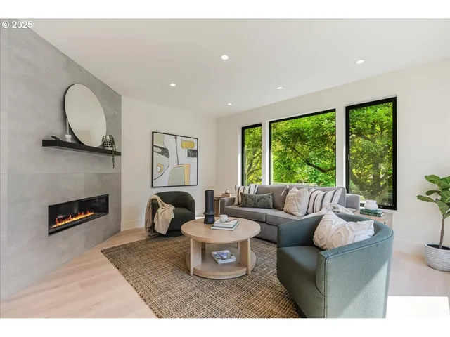 $1,665,000 | 990 Lund Street, Lake Oswego, OR 97034
