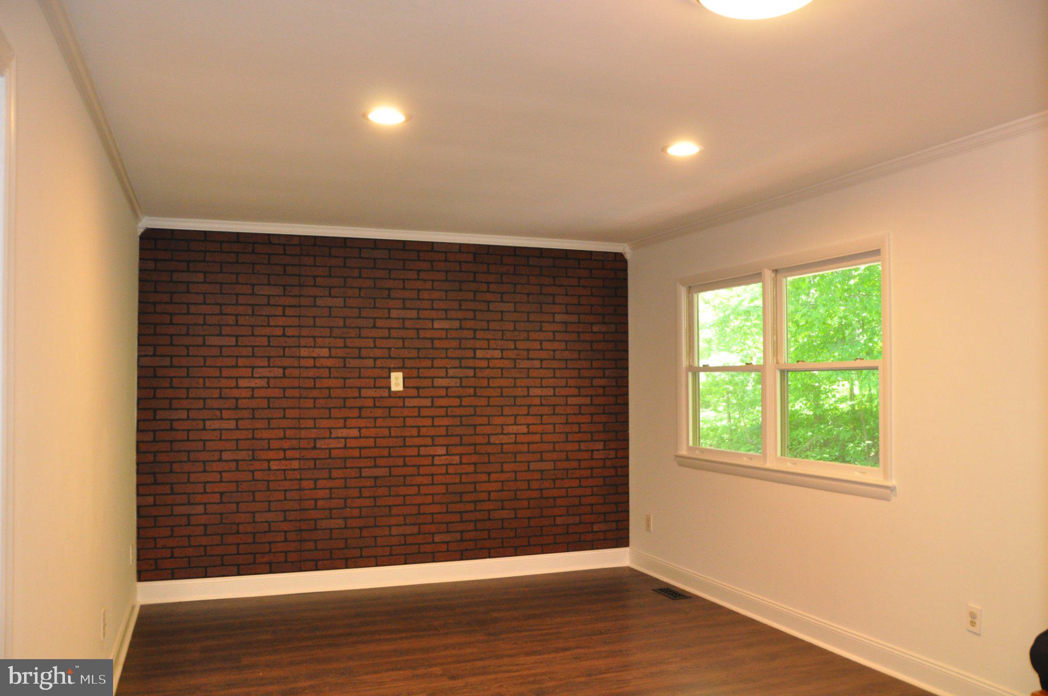 28 Henry Way Linden, VA 22642 - Photo 5 of 39 a view of wooden door