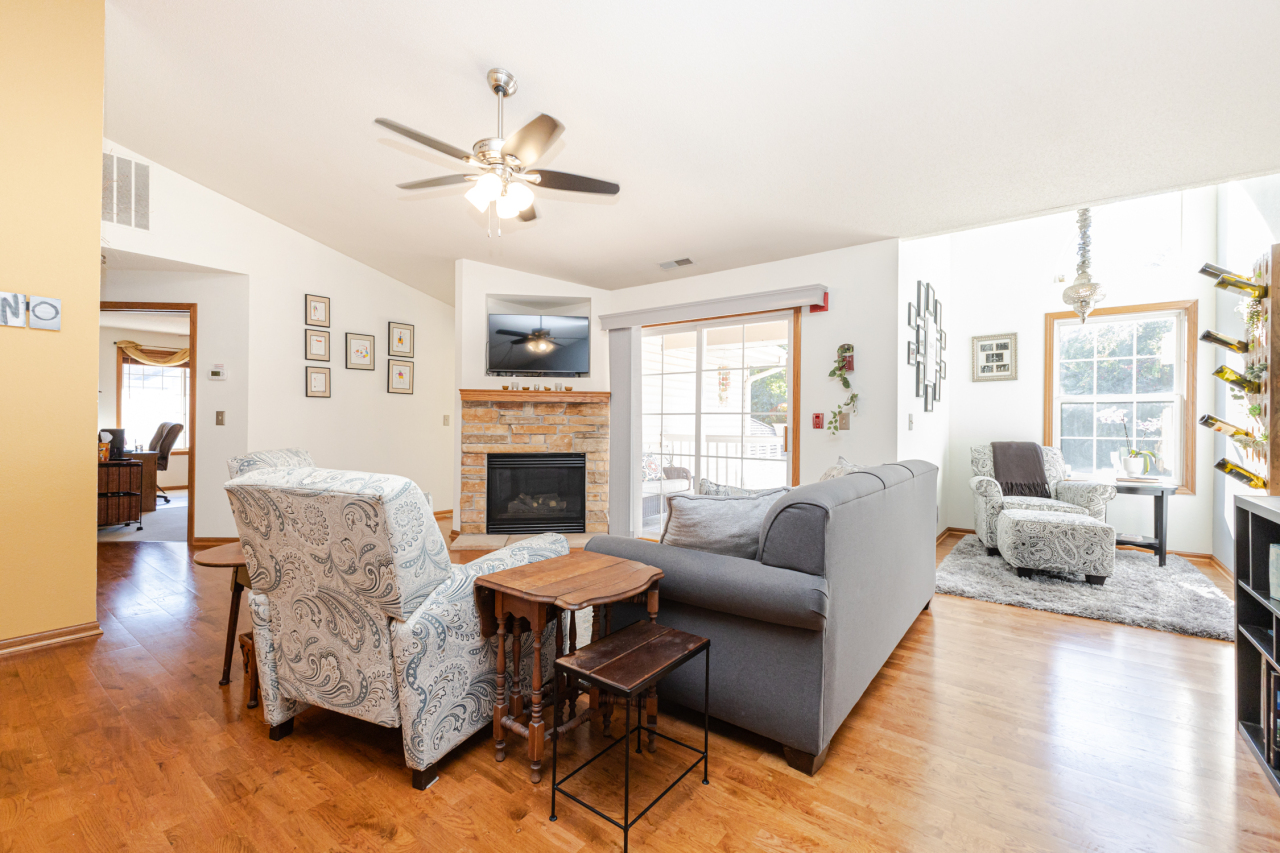 N43W32953 Rasmus Road, Unit 3H Nashotah, WI 53058 - Photo 12 of 52 Living Room