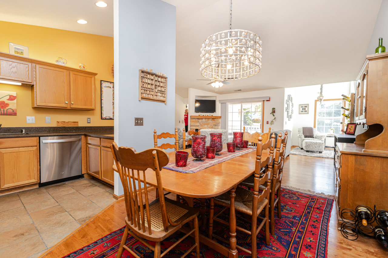 N43W32953 Rasmus Road, Unit 3H Nashotah, WI 53058 - Photo 16 of 52 Dining