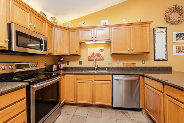 $324,000 | N43W32953 Rasmus Road, Unit 3H, Nashotah, WI 53058