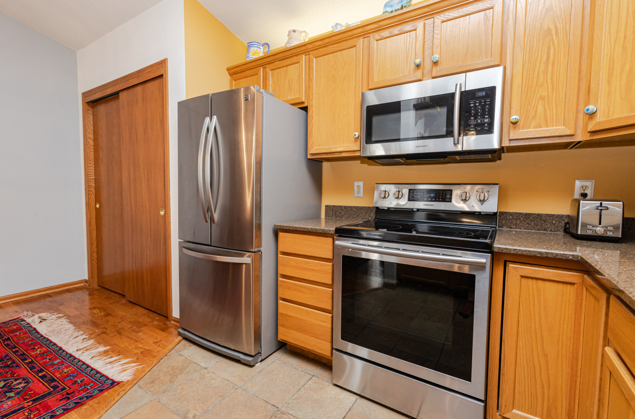 N43W32953 Rasmus Road, Unit 3H Nashotah, WI 53058 - Photo 21 of 52 Kitchen
