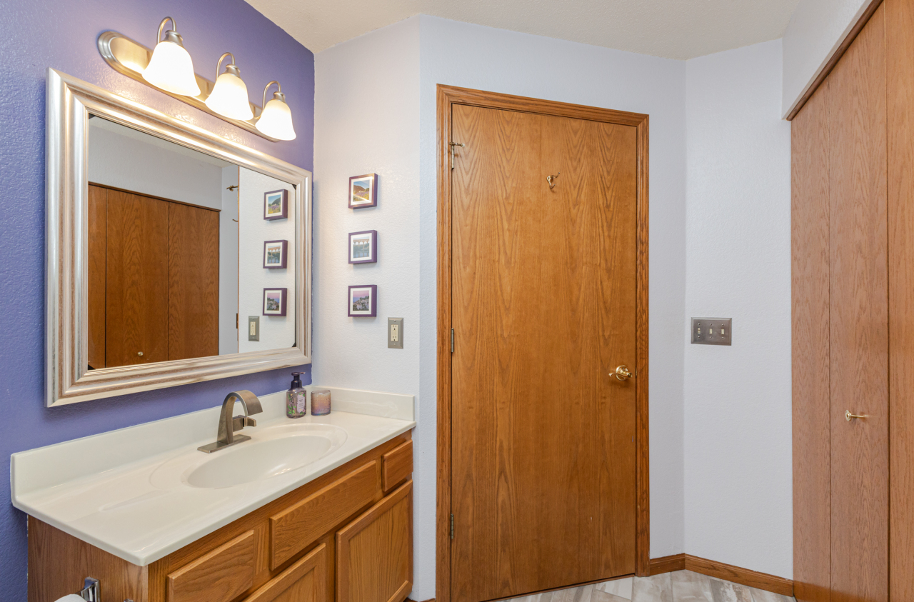 N43W32953 Rasmus Road, Unit 3H Nashotah, WI 53058 - Photo 40 of 52 Bathroom 2