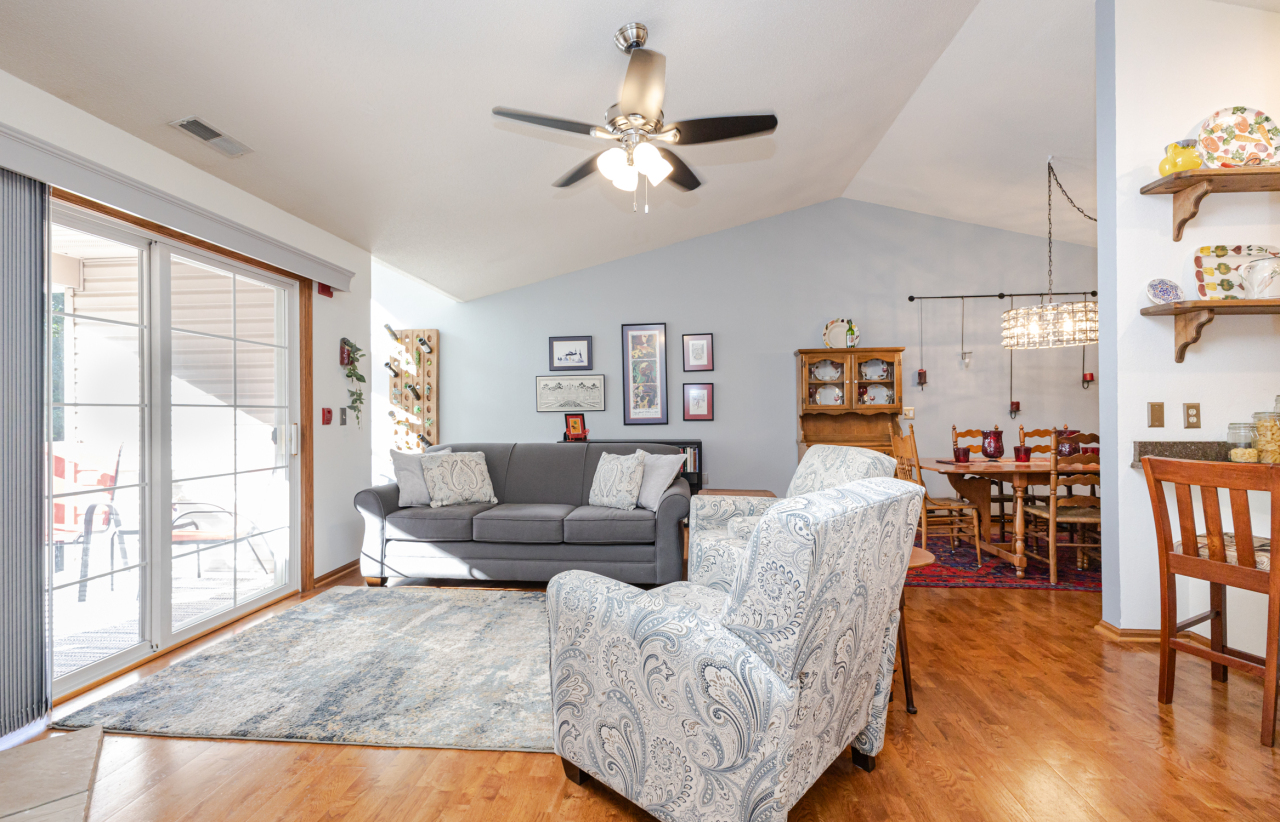 N43W32953 Rasmus Road, Unit 3H Nashotah, WI 53058 - Photo 6 of 52 Living Room