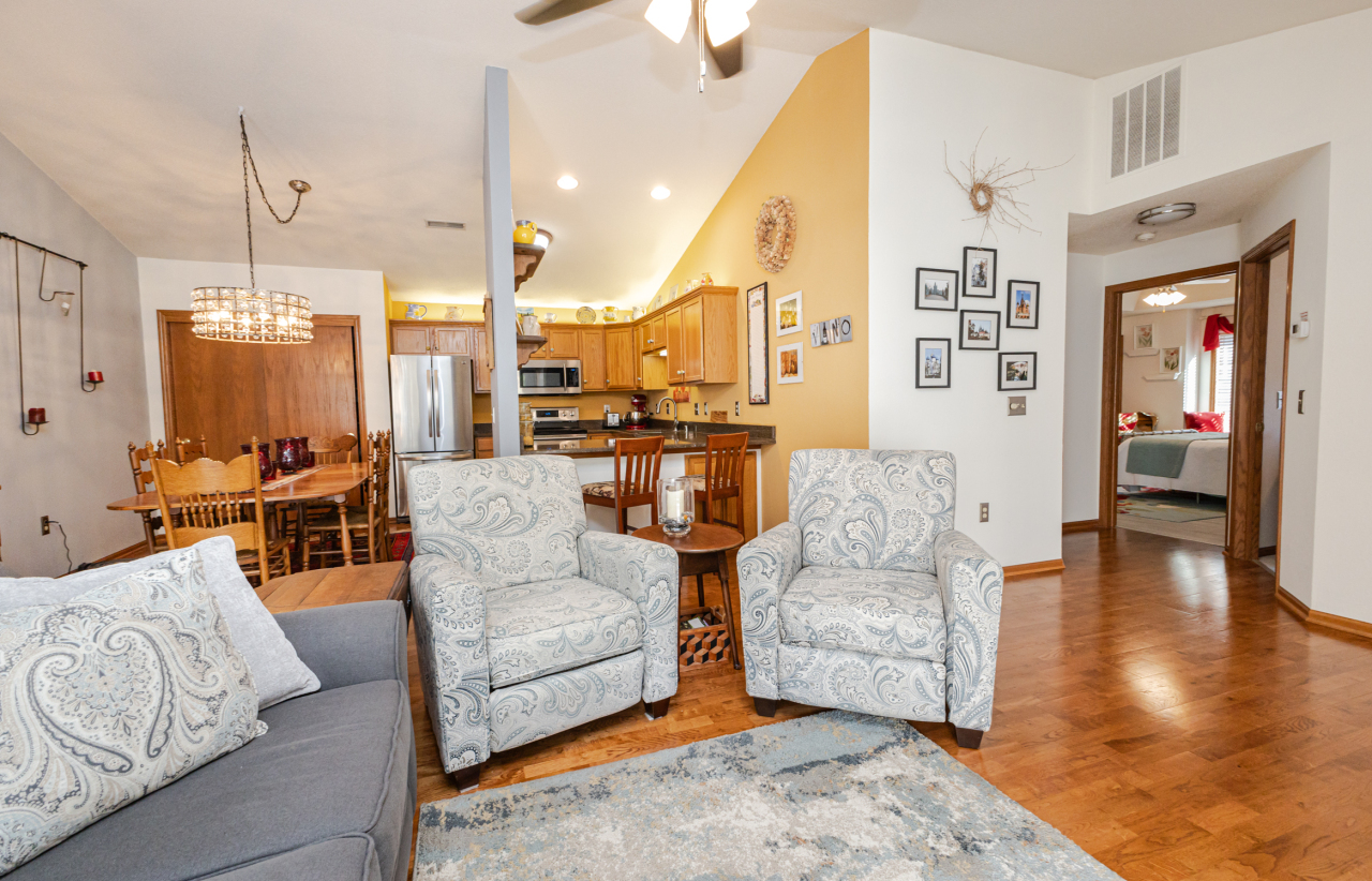 N43W32953 Rasmus Road, Unit 3H Nashotah, WI 53058 - Photo 8 of 52 Living Room