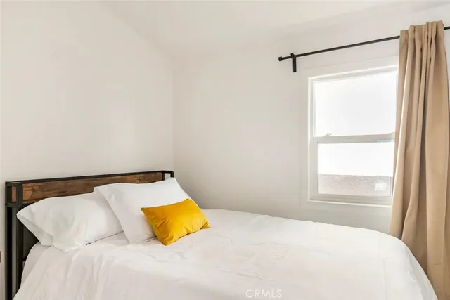 $3,500 | 1071 Newport Avenue, Long Beach, CA 90804