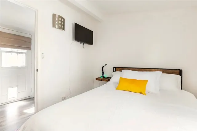 $3,500 | 1071 Newport Avenue, Long Beach, CA 90804