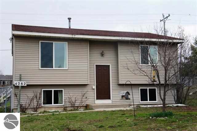 4282 Vance Road Traverse City, MI 49685 - Photo 33 of 35 1742990-32.JPG