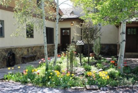 111 Buckboard Road, Unit A Edwards, CO 81632 - Photo 3 of 17 Garden