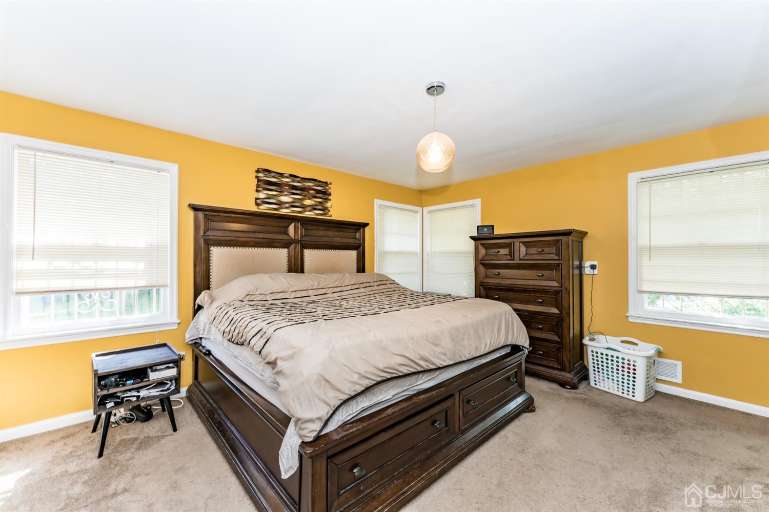 290 Roberts Road Orange, NJ 07050 - Photo 15 of 31 Gallery Image 15