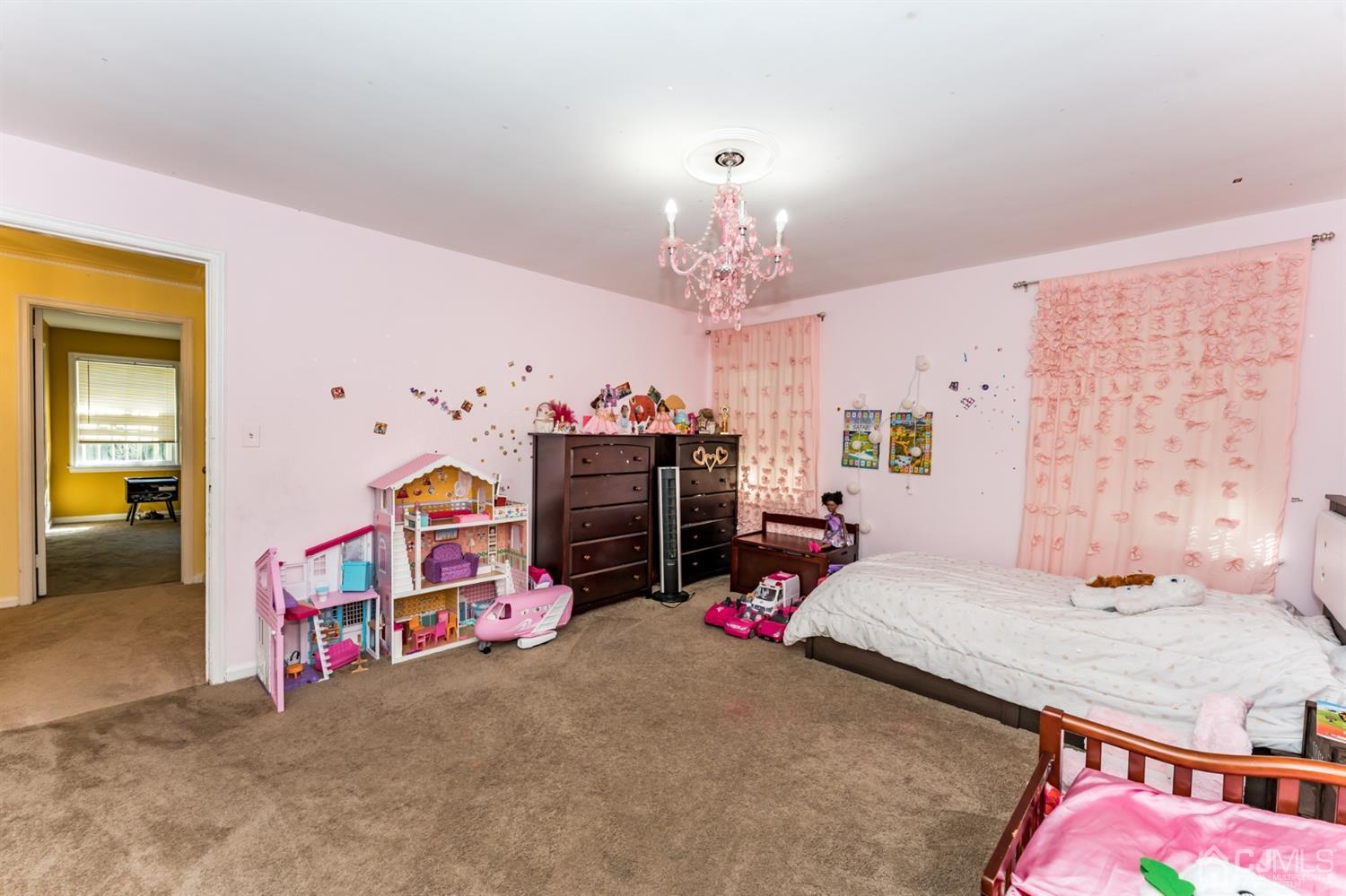 290 Roberts Road Orange, NJ 07050 - Photo 18 of 31 Gallery Image 18