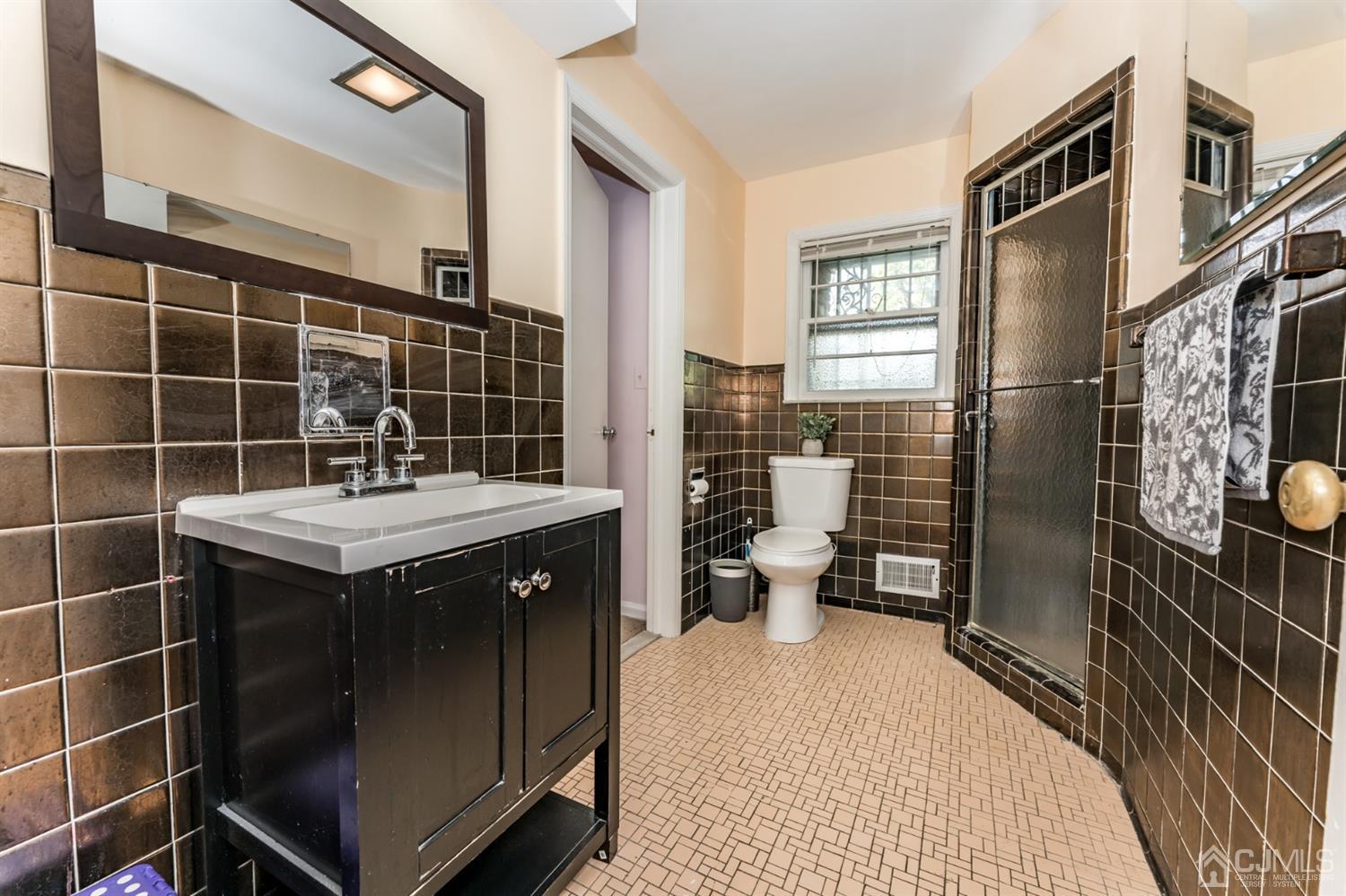 290 Roberts Road Orange, NJ 07050 - Photo 20 of 31 Gallery Image 20
