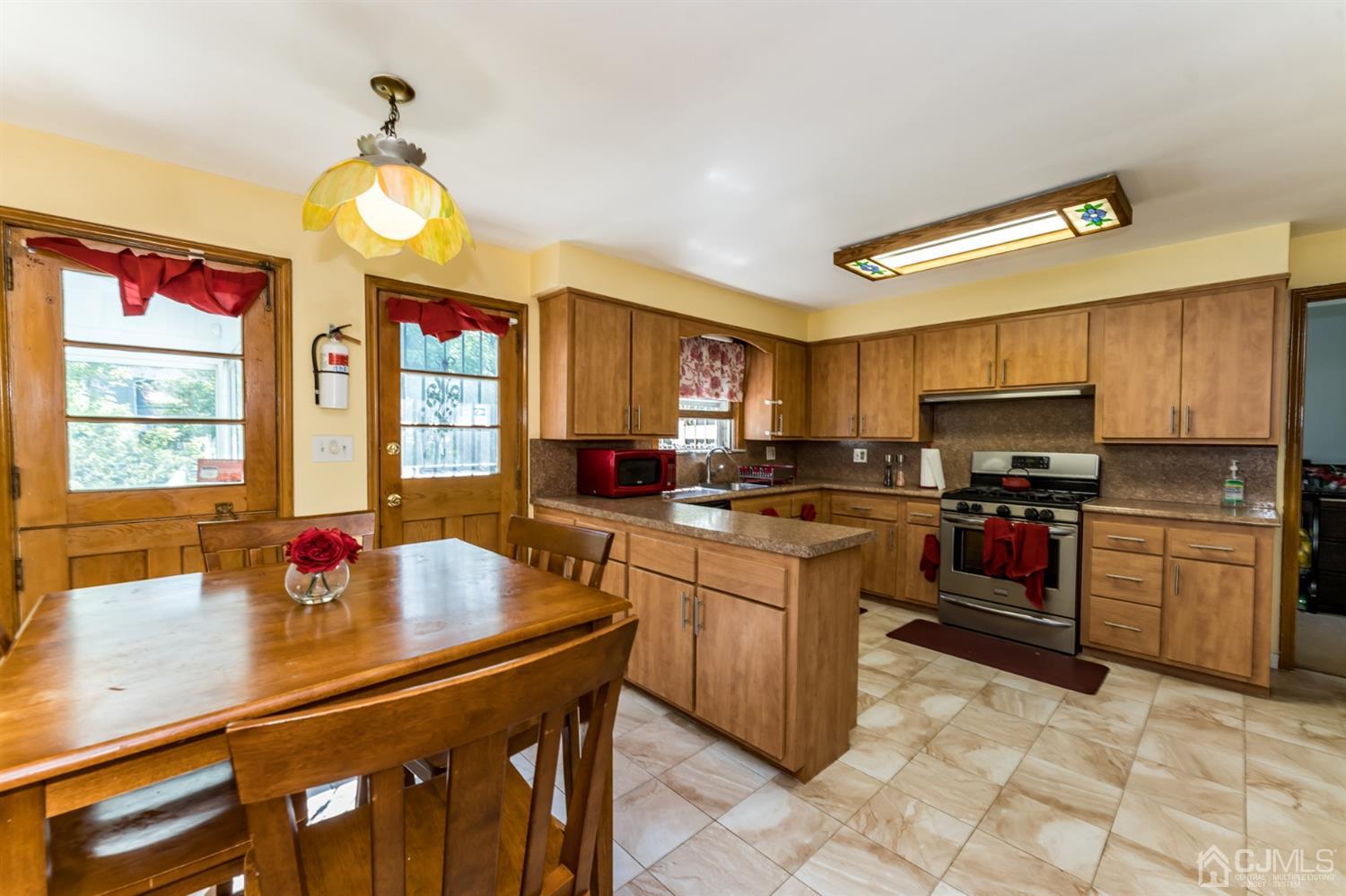 290 Roberts Road Orange, NJ 07050 - Photo 10 of 31 Gallery Image 10