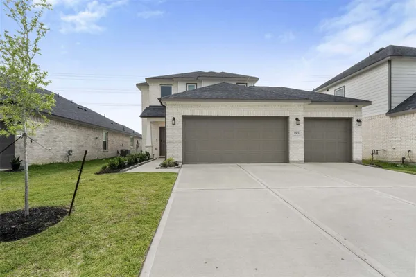 $2,700 | 3303 Falling Brk Drive, Baytown, TX 77521