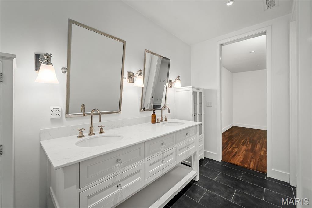 3010 Locust Street, Unit 208 St. Louis, MO 63103 - Photo 18 of 26