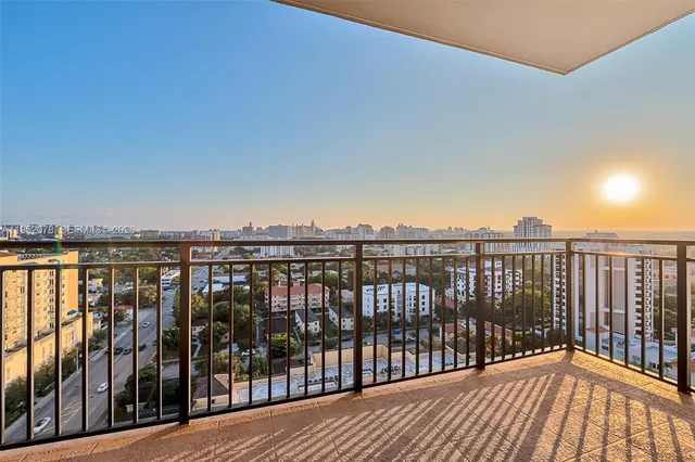 $2,850 | 888 Douglas Road, Unit 1606, Coral Gables, FL 33134