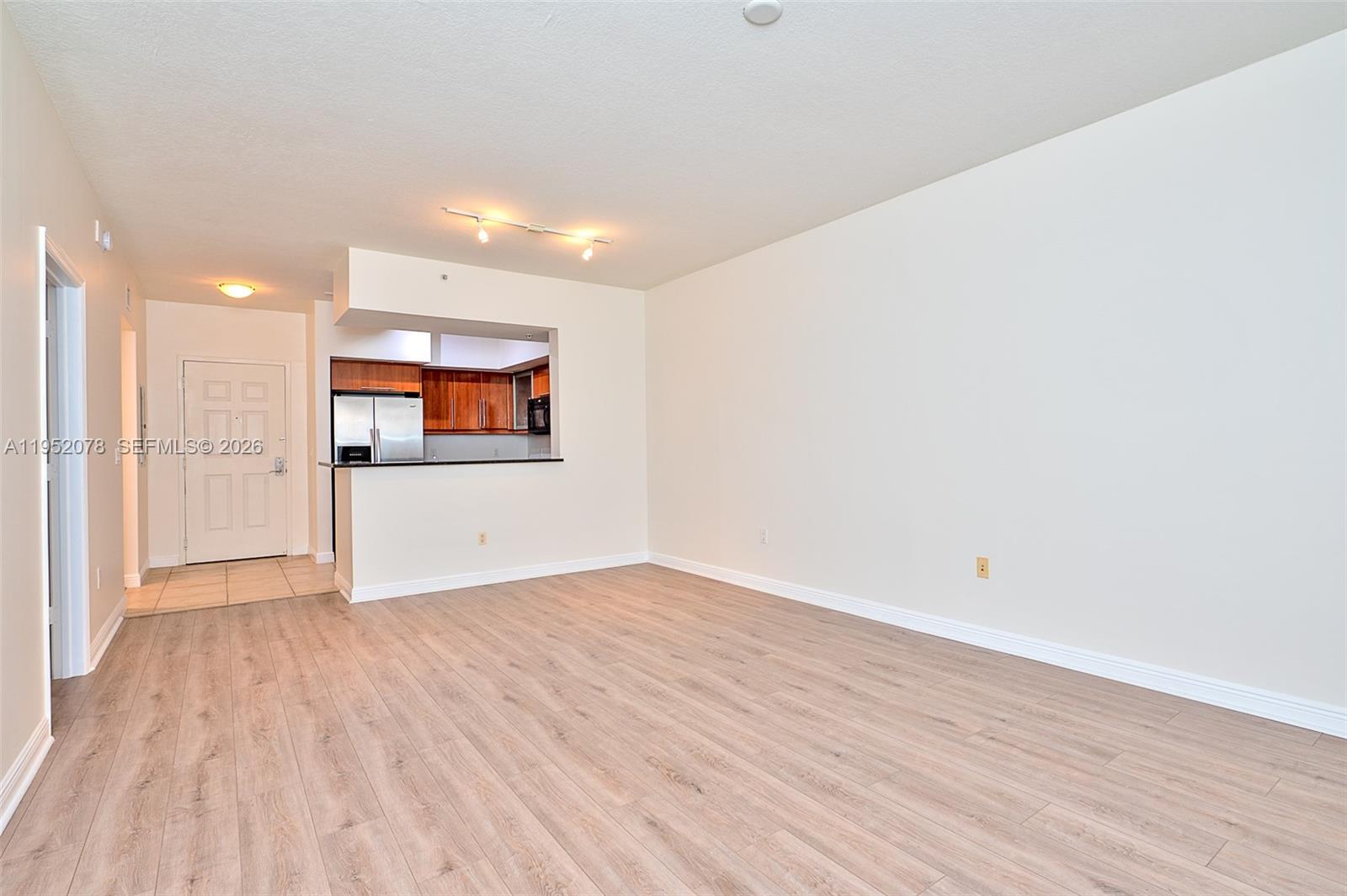 888 Douglas Road, Unit 1606 Coral Gables, FL 33134 - Photo 5 of 26