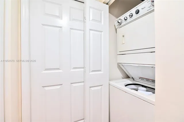 $2,850 | 888 Douglas Road, Unit 1606, Coral Gables, FL 33134