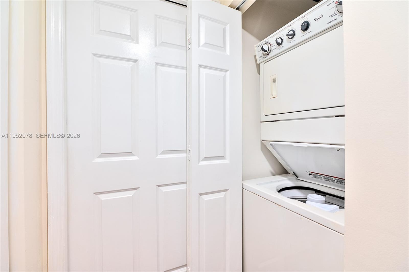 888 Douglas Road, Unit 1606 Coral Gables, FL 33134 - Photo 10 of 26