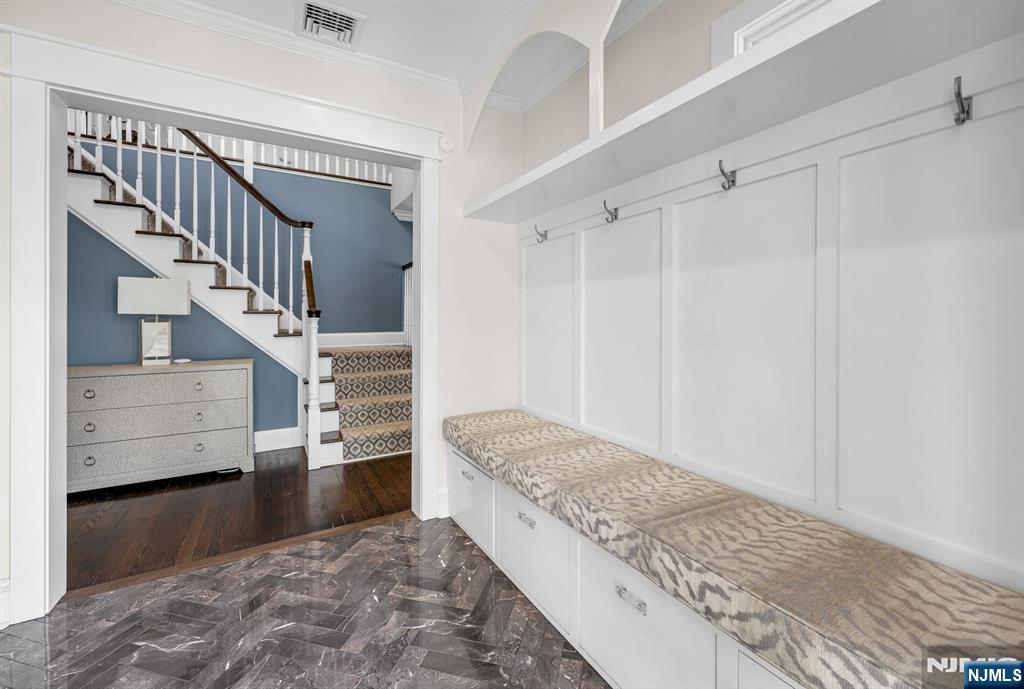 159 Hampton Place Ridgewood, NJ 07450 - Photo 9 of 50