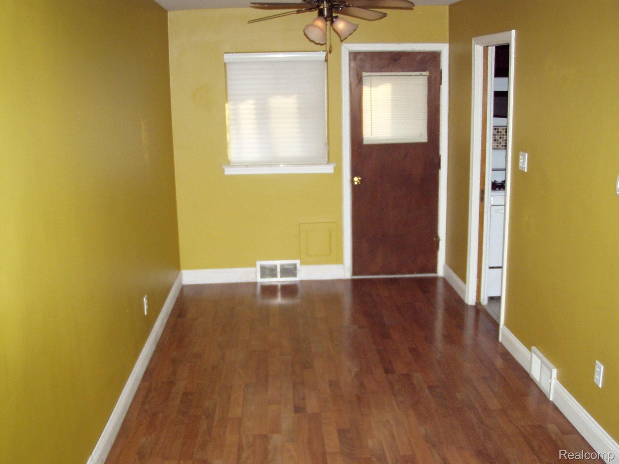 9735 Middlebelt Road Livonia, MI 48150 - Photo 4 of 23 Dining Rm