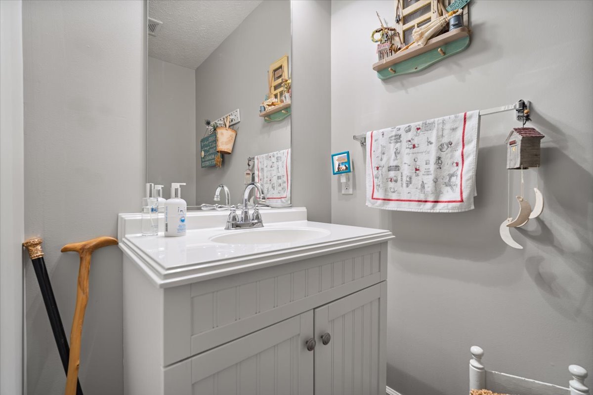 1103 Perry Lane Normal, IL 61761 - Photo 12 of 22 Gallery Image 12