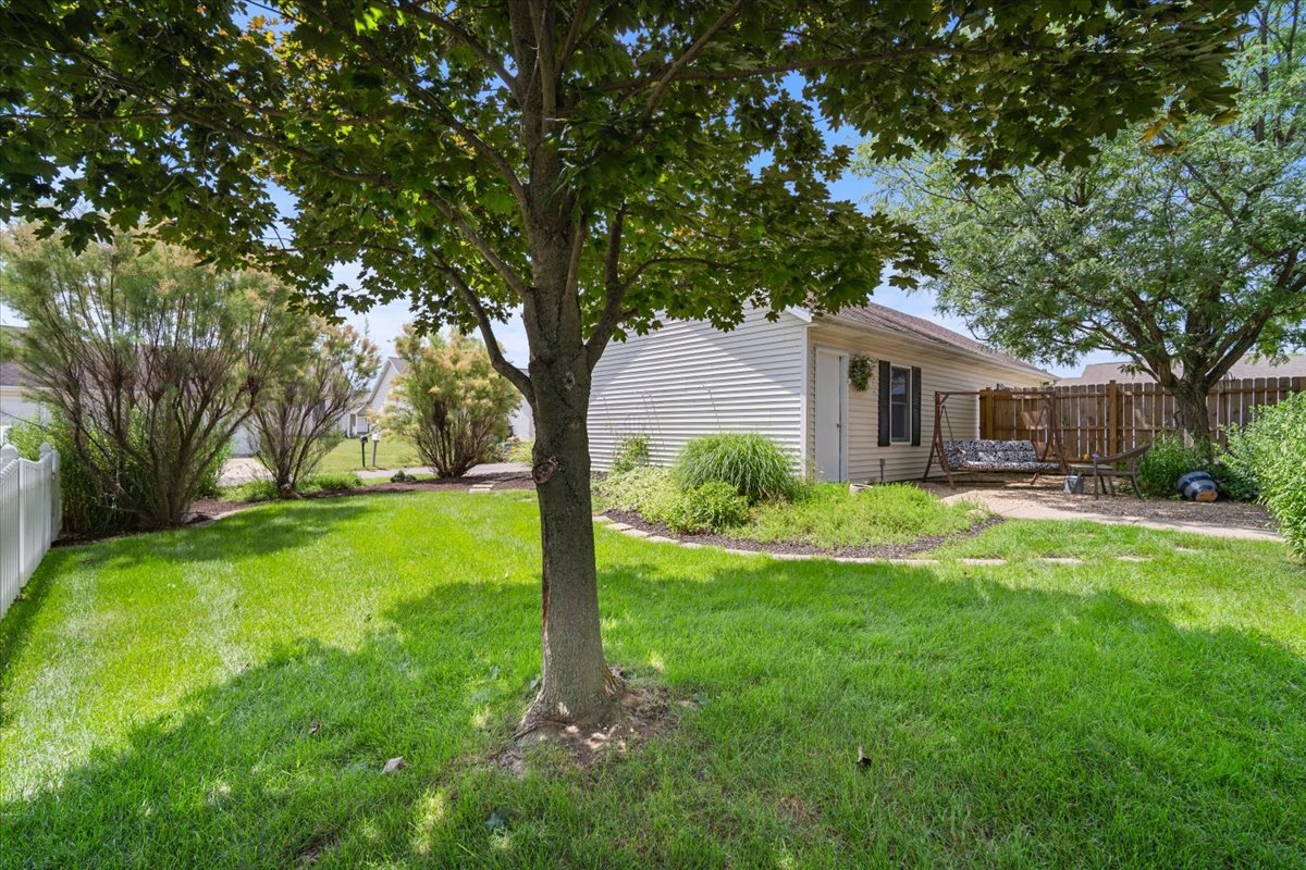 1103 Perry Lane Normal, IL 61761 - Photo 18 of 22 Gallery Image 18