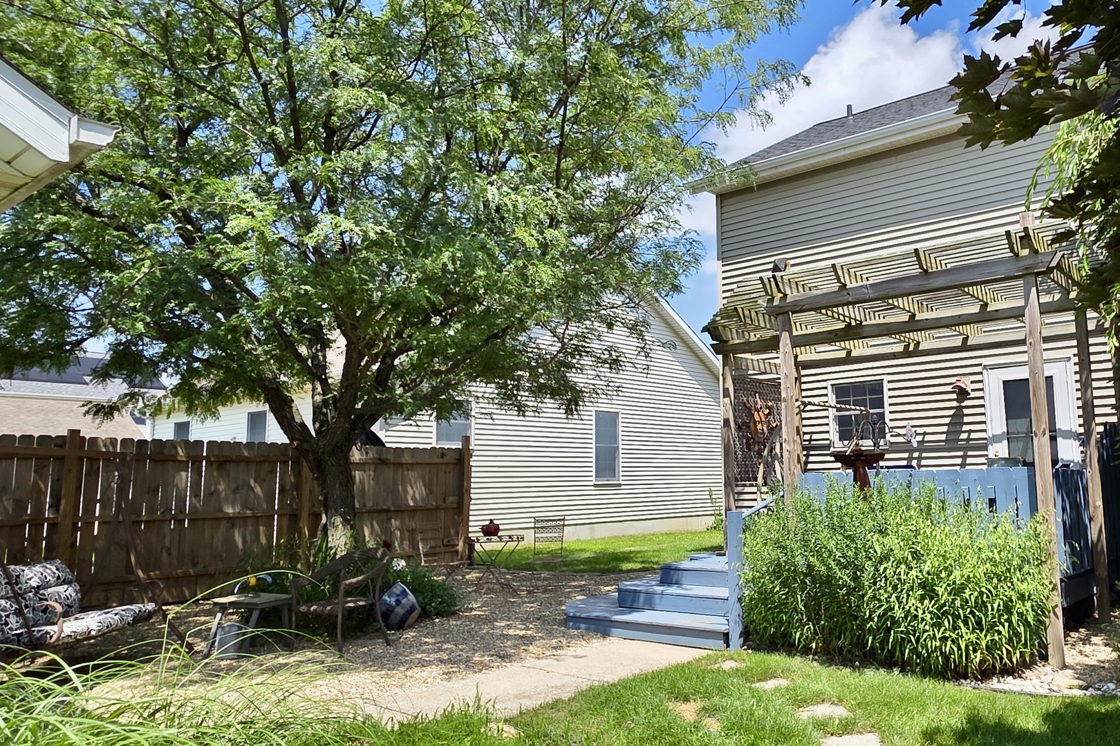 1103 Perry Lane Normal, IL 61761 - Photo 2 of 22 Gallery Image 2
