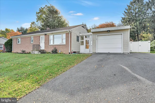 $325,000 | 3148 Bowman Road, Lancaster, PA 17601