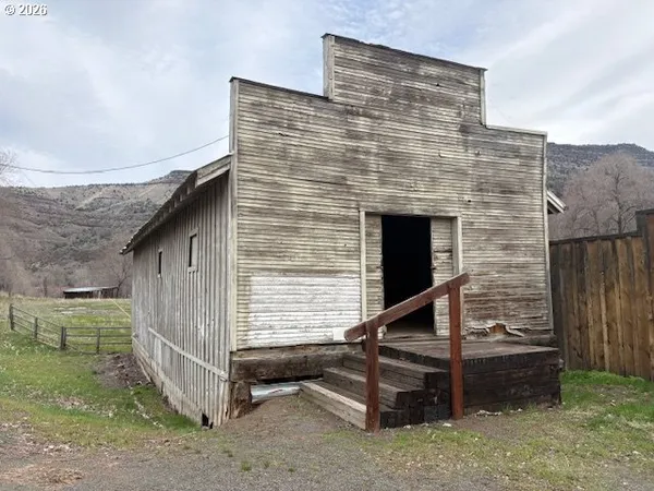 $375,000 | 41345 Highway 19, Kimberly, OR 97848