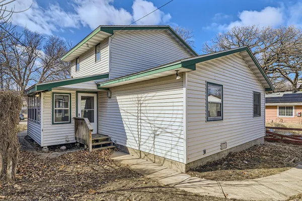 $3,400 | 3448 Grimes Avenue North, Robbinsdale, MN 55422