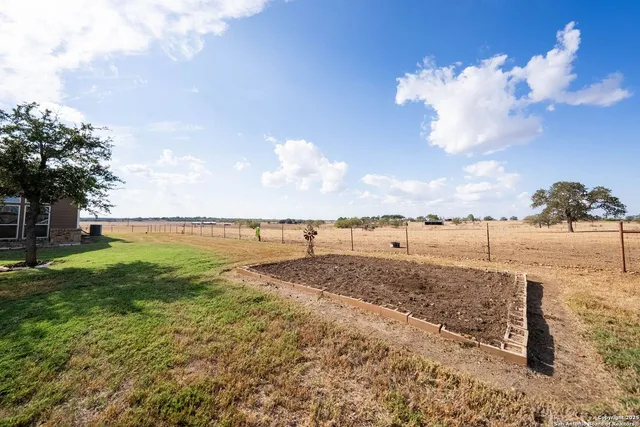 $1,200,000 | 14033 Farm To Market 775, La Vernia, TX 78121