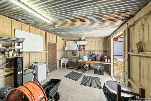 $1,200,000 | 14033 Farm To Market 775, La Vernia, TX 78121