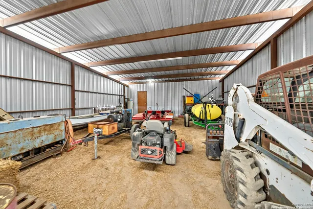 $1,200,000 | 14033 Farm To Market 775, La Vernia, TX 78121