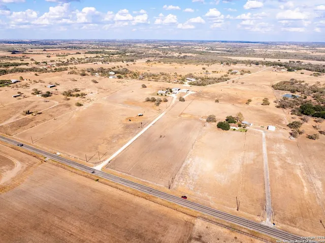 $1,200,000 | 14033 Farm To Market 775, La Vernia, TX 78121