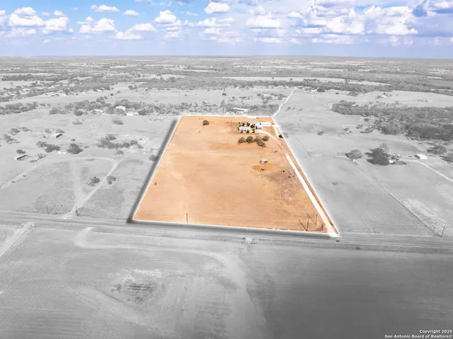 $1,200,000 | 14033 Farm To Market 775, La Vernia, TX 78121