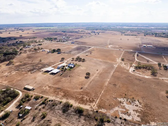 $1,200,000 | 14033 Farm To Market 775, La Vernia, TX 78121