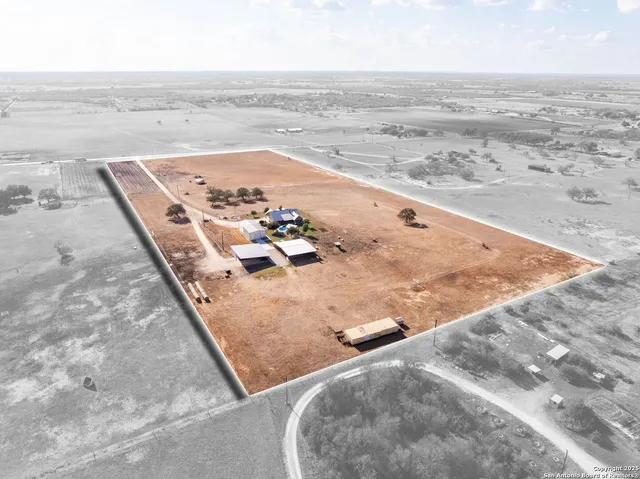 $1,200,000 | 14033 Farm To Market 775, La Vernia, TX 78121