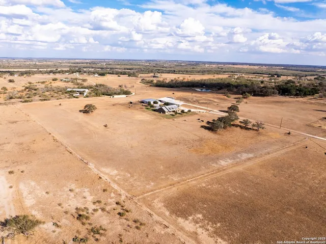 $1,200,000 | 14033 Farm To Market 775, La Vernia, TX 78121