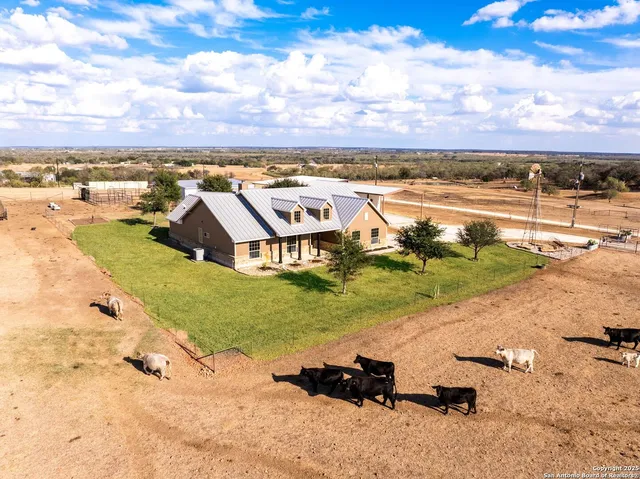 $1,200,000 | 14033 Farm To Market 775, La Vernia, TX 78121