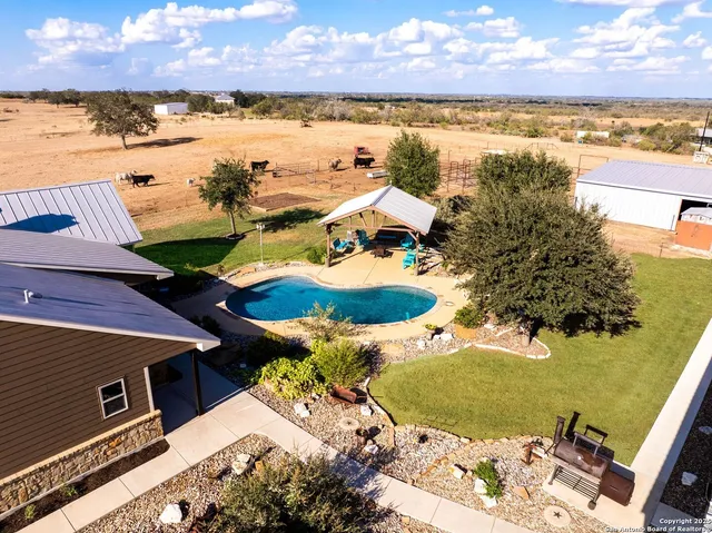 $1,200,000 | 14033 Farm To Market 775, La Vernia, TX 78121
