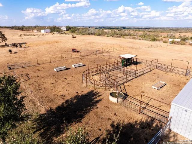 $1,200,000 | 14033 Farm To Market 775, La Vernia, TX 78121