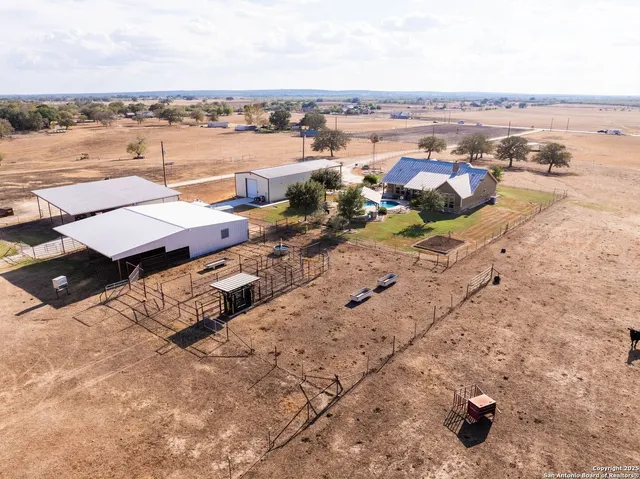 $1,200,000 | 14033 Farm To Market 775, La Vernia, TX 78121