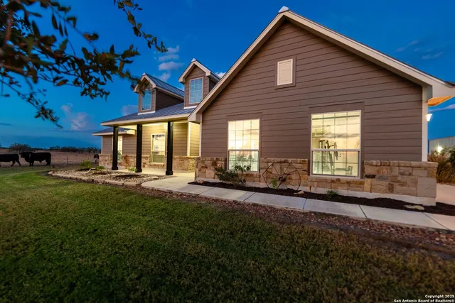 $1,200,000 | 14033 Farm To Market 775, La Vernia, TX 78121