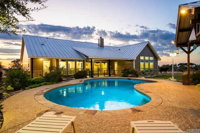 $1,200,000 | 14033 Farm To Market 775, La Vernia, TX 78121