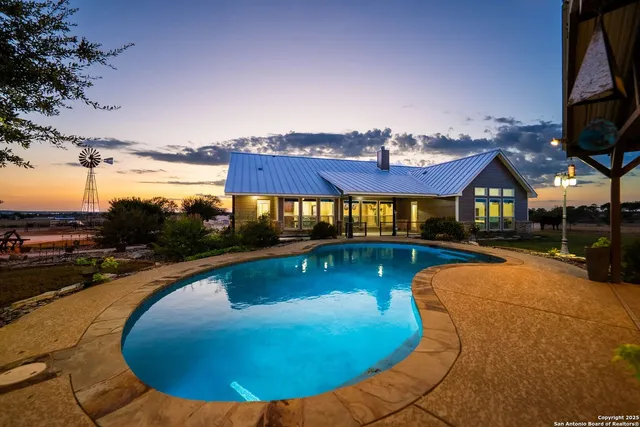 $1,200,000 | 14033 Farm To Market 775, La Vernia, TX 78121