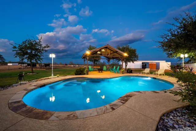 $1,200,000 | 14033 Farm To Market 775, La Vernia, TX 78121