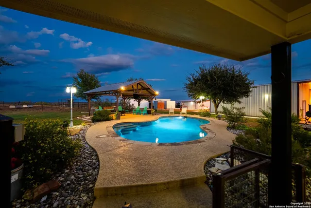 $1,200,000 | 14033 Farm To Market 775, La Vernia, TX 78121